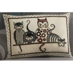 Katte pude - aida 3,2 sting/cm og perlegarn