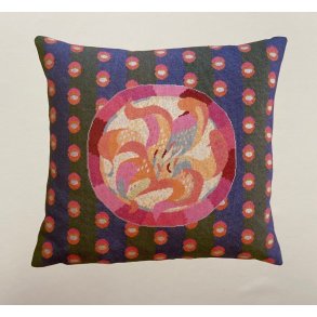 Lilje pude designet af H.M. Dronning Margrethe II, pude fra Hndarbejdets Fremme,stramaj med hrgarn