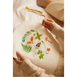 Mindful Making Broderikit fra DMC, Skovbund