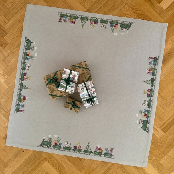 Juletr�st�ppe Juletog - broderi kit 128x128 cm 