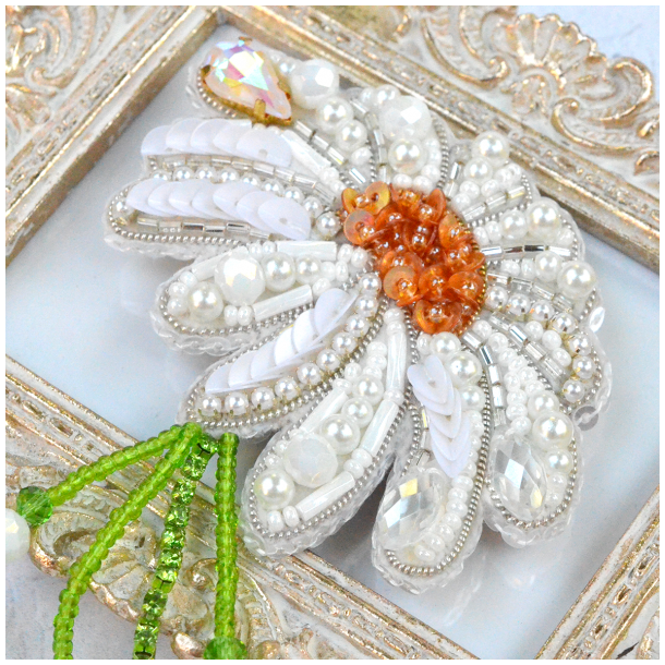 Kamilleblomst Broche