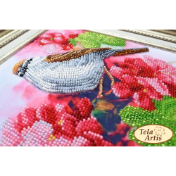 Fugl p en geraniumbusk - Perlebroderi