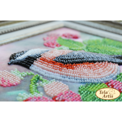 Fugl i en hindbrbusk - Perlebroderi