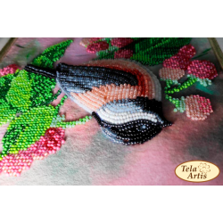 Fugl i en hindbrbusk - Perlebroderi